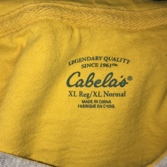 Cabelas hooded sweatshirt says “Worlds Formost Cabela’s Outfitter size XL - Picture 9 of 11